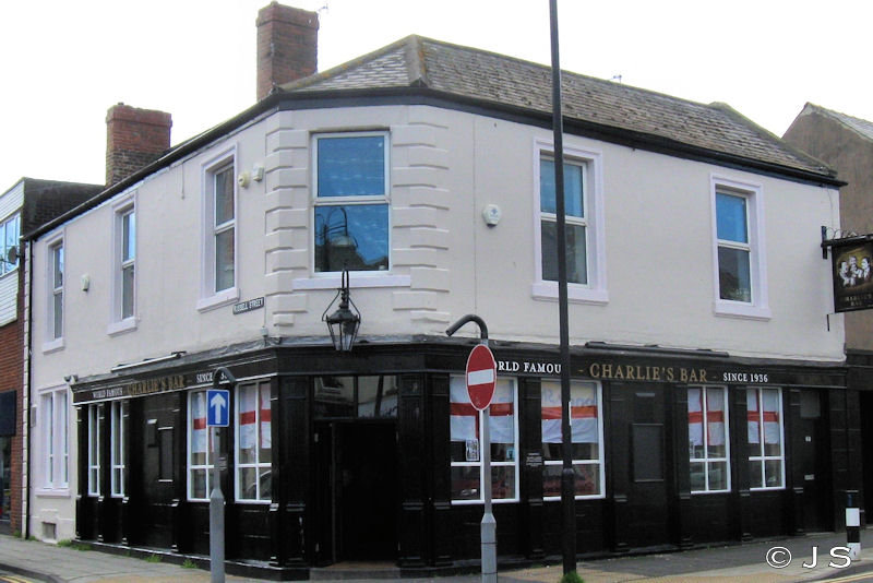 Charlies Bar