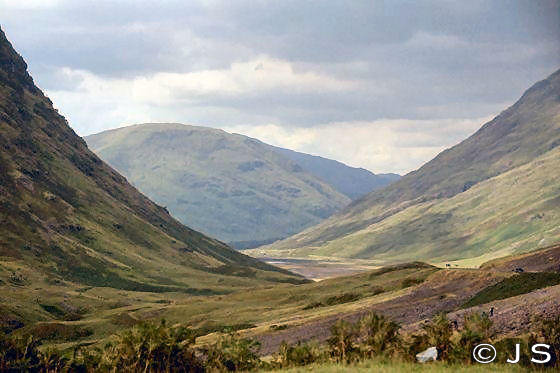 Glencoe_side_valley
